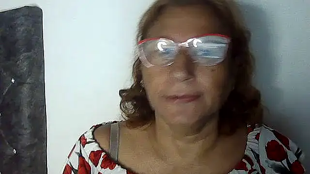 Snapshot of charrysexy1 chatting on 01-13-26, 12:32 charrysexy1 online show from 01-13-26, 12:32