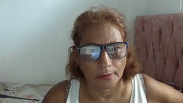 Snapshot of charrysexy1 chatting on 02-19-26, 04:14 charrysexy1 online show from 02-19-26, 04:14
