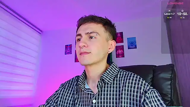 Snapshot of dimitri-bilak chatting on 06-11-26, 11:03 dimitri-bilak online show from 06-11-26, 11:03