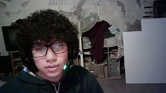 Emv2 online show from 04-21-26, 01:42