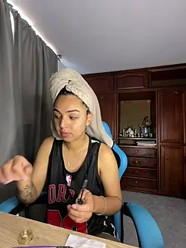 Snapshot of Miss_Nicole chatting on 06-19-26, 03:16 Miss Nicole online show from 06-19-26, 03:16