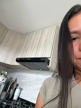 Snapshot of Reggie-Liam chatting on 11-03-25, 06:31 Reggie-Liam online show from 11-03-25, 06:31