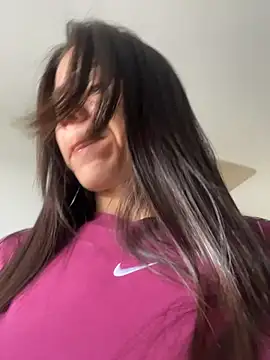 Snapshot of Reggie-Liam chatting on 11-15-25, 09:00 Reggie-Liam online show from 11-15-25, 09:00