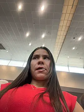 Snapshot of Reggie-Liam chatting on 11-19-25, 09:26 Reggie-Liam online show from 11-19-25, 09:26