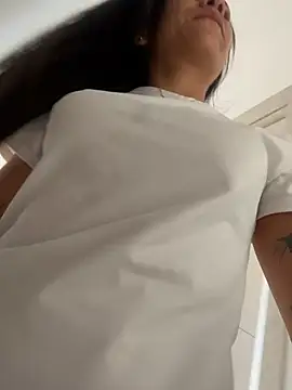 Snapshot of Reggie-Liam chatting on 12-05-25, 06:04 Reggie-Liam online show from 12-05-25, 06:04