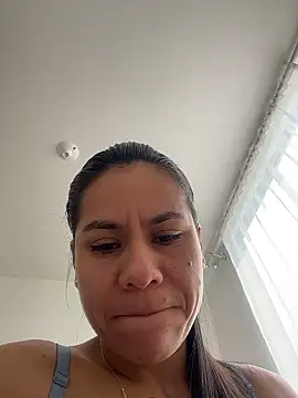 Snapshot of Reggie-Liam chatting on 01-10-26, 05:48 Reggie-Liam online show from 01-10-26, 05:48