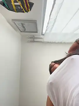 Snapshot of Reggie-Liam chatting on 02-11-26, 07:30 Reggie-Liam online show from 02-11-26, 07:30