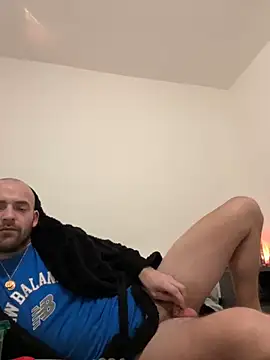 Snapshot of bigguy101 chatting on 12-28-24, 10:02 bigguy101 online show from 12-28-24, 10:02