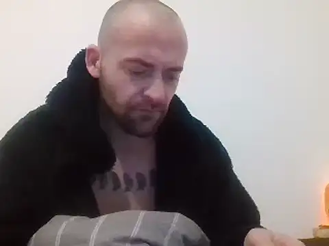 Snapshot of bigguy101 chatting on 01-03-25, 06:11 bigguy101 online show from 01-03-25, 06:11