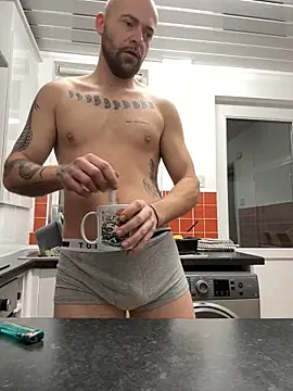 Snapshot of bigguy101 chatting on 01-04-25, 07:55 bigguy101 online show from 01-04-25, 07:55