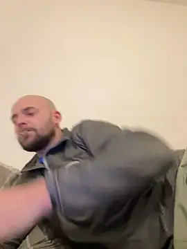 Snapshot of bigguy101 chatting on 01-07-25, 10:19 bigguy101 online show from 01-07-25, 10:19