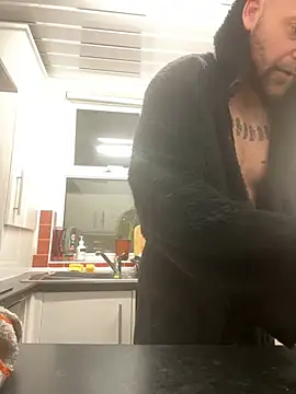 Snapshot of bigguy101 chatting on 01-09-25, 05:44 bigguy101 online show from 01-09-25, 05:44