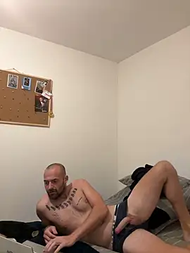 Snapshot of bigguy101 chatting on 02-06-25, 05:35 bigguy101 online show from 02-06-25, 05:35