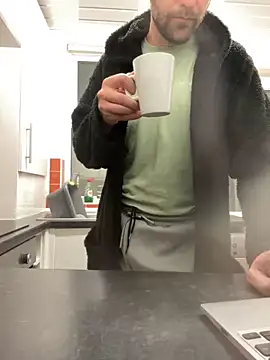 Snapshot of bigguy101 chatting on 02-13-25, 06:52 bigguy101 online show from 02-13-25, 06:52