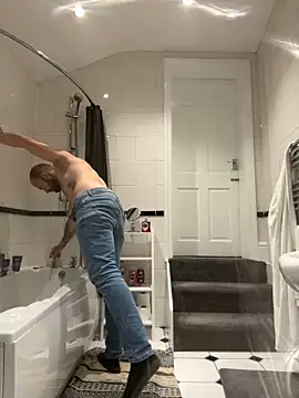 Snapshot of bigguy101 chatting on 02-18-25, 08:58 bigguy101 online show from 02-18-25, 08:58