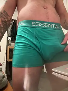 Snapshot of bigguy101 chatting on 03-10-25, 09:40 bigguy101 online show from 03-10-25, 09:40