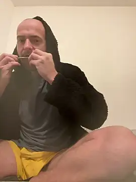 Snapshot of bigguy101 chatting on 03-20-25, 02:19 bigguy101 online show from 03-20-25, 02:19