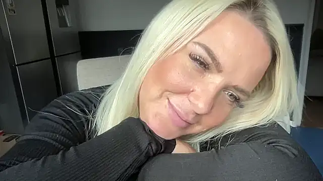 Bustyblondebabe32 online show from 09-17-25, 10:39