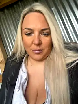 Bustyblondebabe32 online show from 10-02-25, 08:10