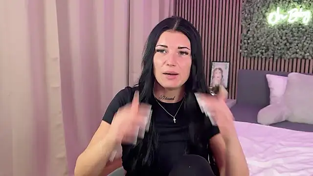 Snapshot of LizaRoxx chatting on 02-02-26, 09:35 LizaRoxx online show from 02-02-26, 09:35