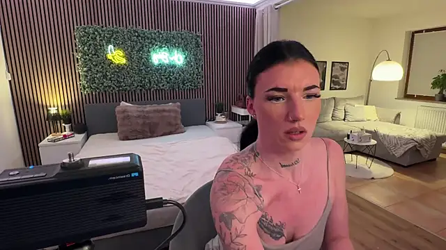 LizaRoxx online show from 04-24-26, 10:34