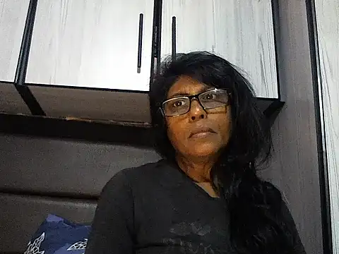 Snapshot of MsAttitude chatting on 10-02-25, 07:15 MsAttitude online show from 10-02-25, 07:15