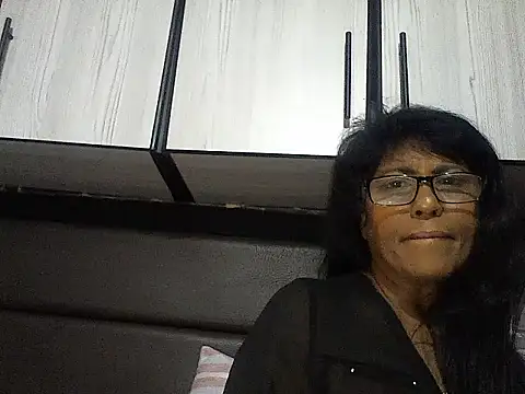 Snapshot of MsAttitude chatting on 10-28-25, 08:07 MsAttitude online show from 10-28-25, 08:07