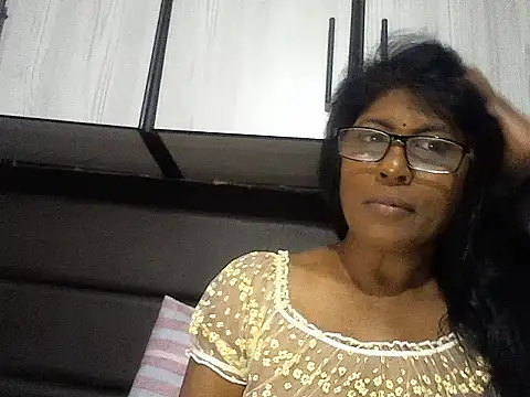 Snapshot of MsAttitude chatting on 10-30-25, 10:27 MsAttitude online show from 10-30-25, 10:27