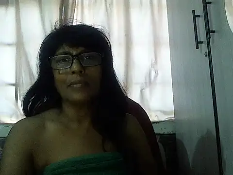 Snapshot of MsAttitude chatting on 11-21-25, 06:34 MsAttitude online show from 11-21-25, 06:34