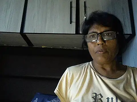 Snapshot of MsAttitude chatting on 11-24-25, 05:40 MsAttitude online show from 11-24-25, 05:40