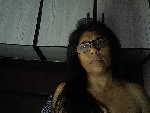 Snapshot of MsAttitude chatting on 11-27-25, 01:24 MsAttitude online show from 11-27-25, 01:24