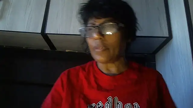 Snapshot of MsAttitude chatting on 12-15-25, 06:17 MsAttitude online show from 12-15-25, 06:17