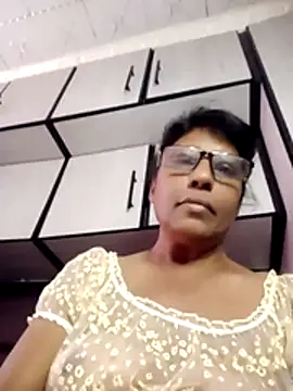 Snapshot of MsAttitude chatting on 06-01-26, 11:45 MsAttitude online show from 06-01-26, 11:45