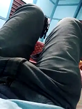 Longlund9 online show from 12-19-25, 04:36