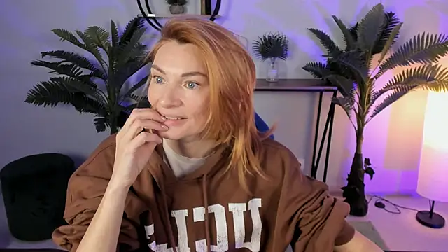 Snapshot of MistyBarnes chatting on 12-23-24, 08:44 MistyBarnes online show from 12-23-24, 08:44