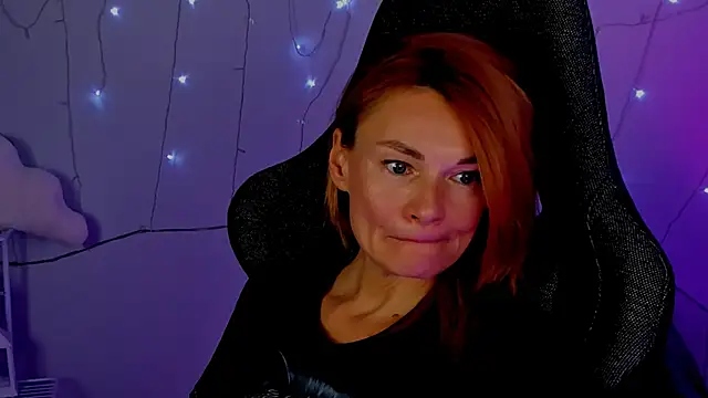 Snapshot of MistyBarnes chatting on 03-10-25, 06:45 MistyBarnes online show from 03-10-25, 06:45