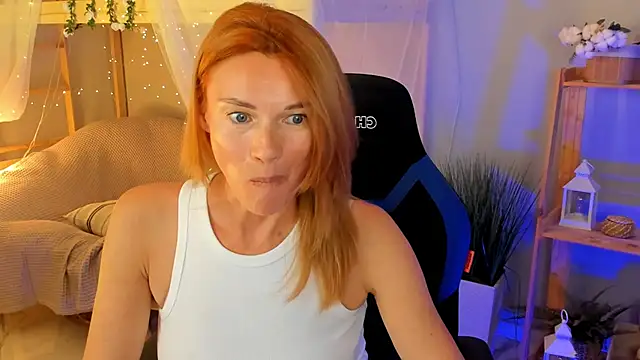 Snapshot of MistyBarnes chatting on 09-25-25, 02:32 MistyBarnes online show from 09-25-25, 02:32