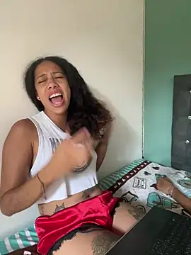 Snapshot of Miley_and_Vash chatting on 12-12-24, 05:48 Miley and Vash online show from 12-12-24, 05:48