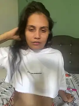 Snapshot of Miley_and_Vash chatting on 12-19-24, 04:24 Miley and Vash online show from 12-19-24, 04:24