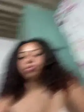 Snapshot of Miley_and_Vash chatting on 12-29-24, 06:27 Miley and Vash online show from 12-29-24, 06:27