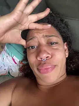 Snapshot of Miley_and_Vash chatting on 01-06-25, 04:44 Miley and Vash online show from 01-06-25, 04:44