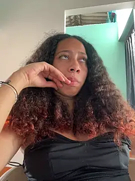 Snapshot of Miley_and_Vash chatting on 01-11-25, 07:59 Miley and Vash online show from 01-11-25, 07:59