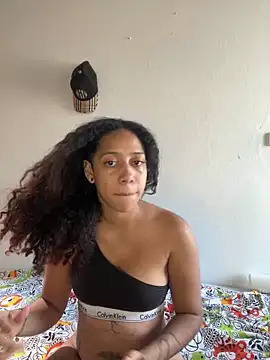 Snapshot of Miley_and_Vash chatting on 01-12-25, 08:36 Miley and Vash online show from 01-12-25, 08:36