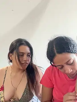 Snapshot of Miley_and_Vash chatting on 01-20-25, 09:32 Miley and Vash online show from 01-20-25, 09:32