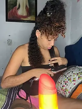 Snapshot of Miley_and_Vash chatting on 03-07-25, 07:38 Miley and Vash online show from 03-07-25, 07:38