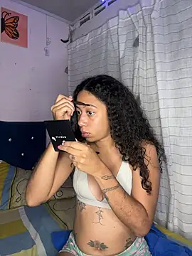 Snapshot of Miley_and_Vash chatting on 10-20-25, 09:26 Miley and Vash online show from 10-20-25, 09:26