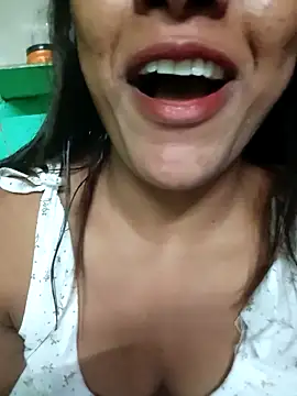 Snapshot of ANGEL_QUEEN09 chatting on 09-15-25, 09:20 ANGEL QUEEN09 online show from 09-15-25, 09:20