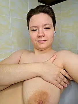 Snapshot of GoldMelissa chatting on 04-28-26, 12:32 GoldMelissa online show from 04-28-26, 12:32
