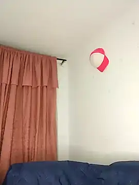 Snapshot of zhayra_rose chatting on 01-30-25, 03:44 zhayra rose online show from 01-30-25, 03:44