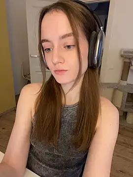 Snapshot of malyshhka chatting on 12-06-24, 11:44 malyshhka online show from 12-06-24, 11:44